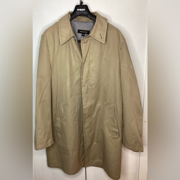 Jones of New York Men’s tan overcoat - Picture 1 of 7